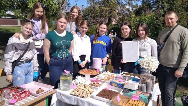 У Луцькому районі школярі на благодійному ярмарку зібрали понад 70 тисяч на ЗСУ. ФОТО