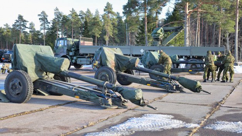 Естонія передала Україні гаубиці, протитанкові міни, автоматичну зброю та гранатомети