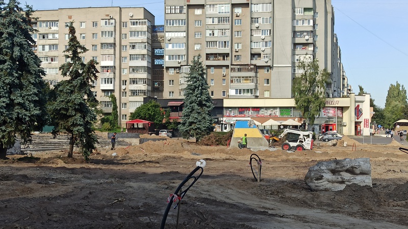 В Луцьку зносять постамент для Степана Бандери