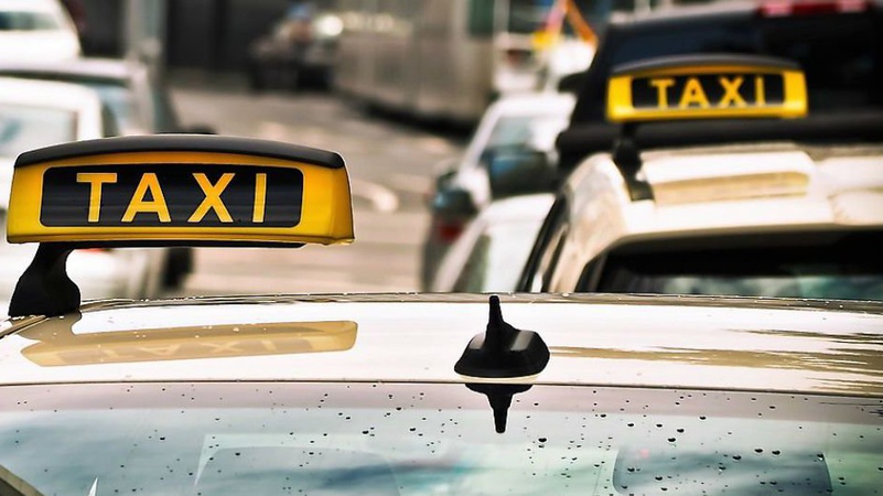 Як війна вплинула на роботу служб таксі у Луцьку