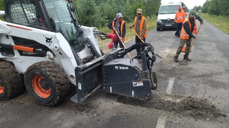 На Волині за кошти громади ремонтують дорогу регіонального значення
