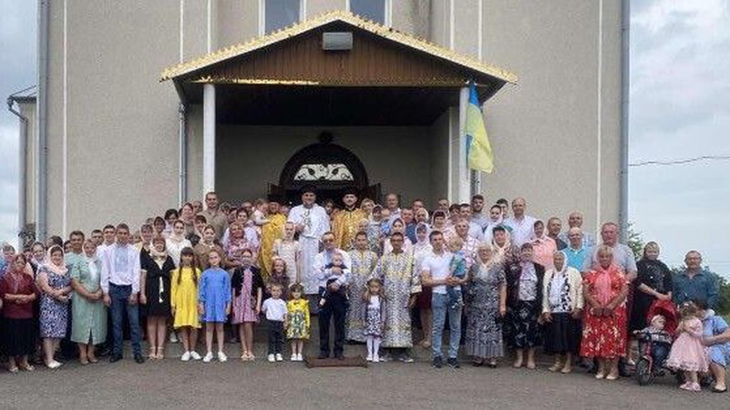 Церква у Луцькому районі перейшла до ПЦУ, а священник передумав