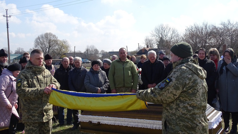 Турійщина попрощалась із воїном Віктором Трубою