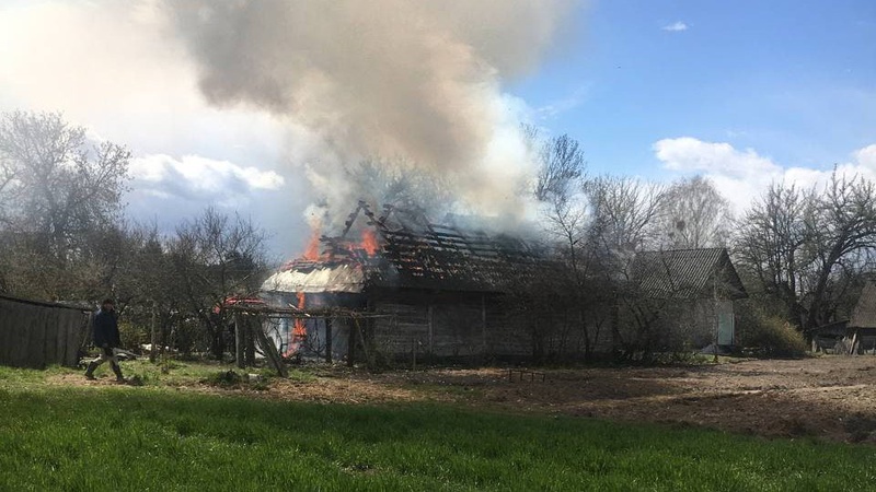 У селі на Волині горіла дерев’яна хата