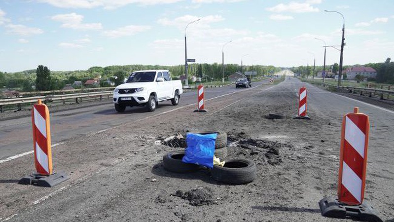 ЗСУ знищили майже всі мости в Херсонській області, «відрізавши» росіян від Криму (карта)