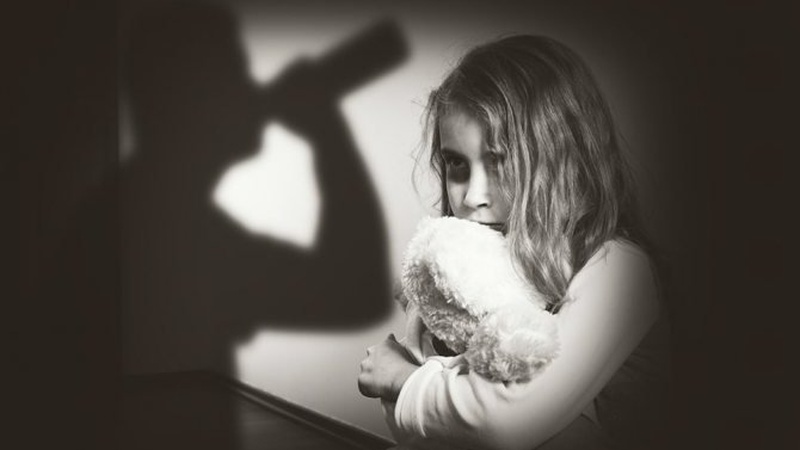 Не ходила до школи, щоб захистити близнюків від батьків-пияків: історія життя дівчинки з Волині