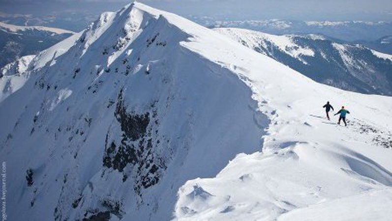 Одного з чотирьох українців, які заблукали в горах у Румунії, знайшли мертвим