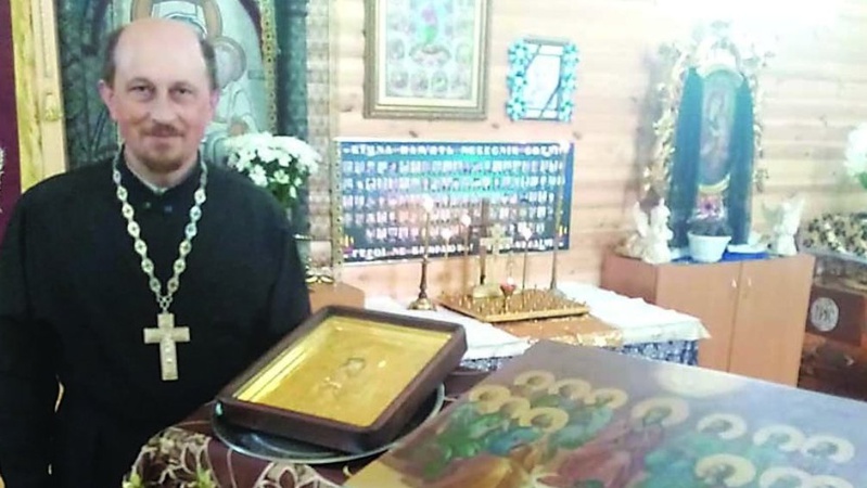 Під час молитви за воїнів ЗСУ у сільській церкві замироточили ікони