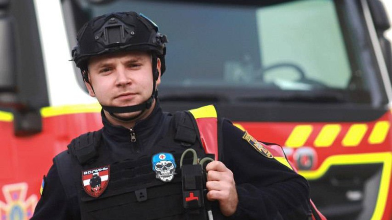 Медик з Волині працює з піротехніками, які розміновують деокуповані території