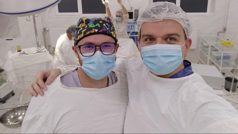 Травмувався болгаркою: на Волині успішно прооперували 27-річного чоловіка. ФОТО 18+