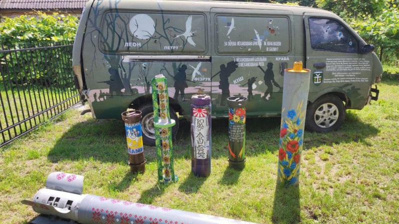 На Волині колектив художньої школи зобразив бойовий шлях на машині з фронту