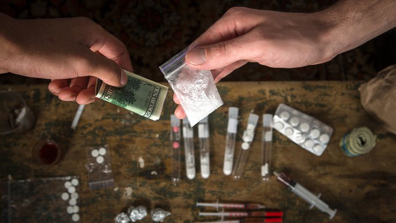 У Нововолинську поліцейські викрили трьох наркозбувачів