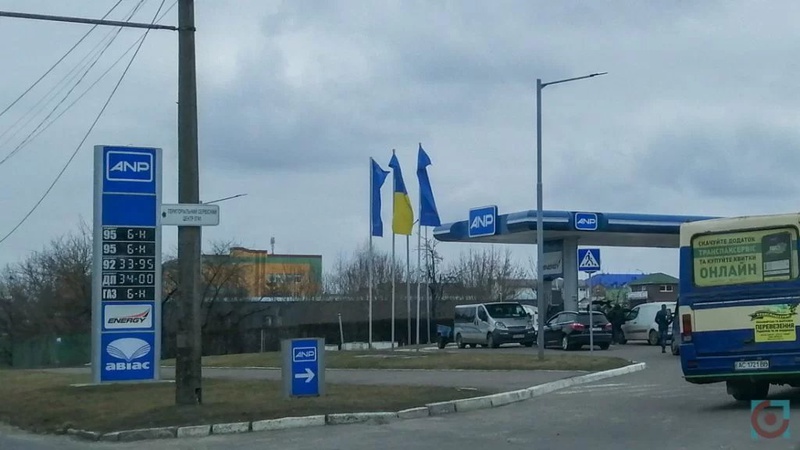 У Луцьку на автозаправці помер чоловік