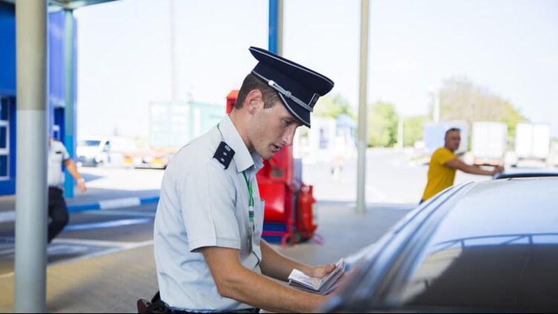 Біженців не випускають назад до України за внутрішніми паспортами