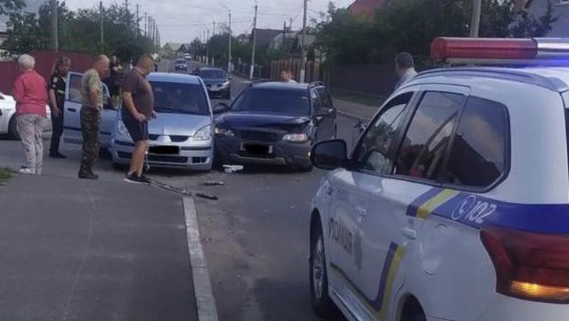 У місті на Волині зіткнулися «Volvo» та «Mitsubishi»