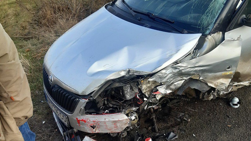 Водієві стало зле за кермом, він врізався у зустрічне авто