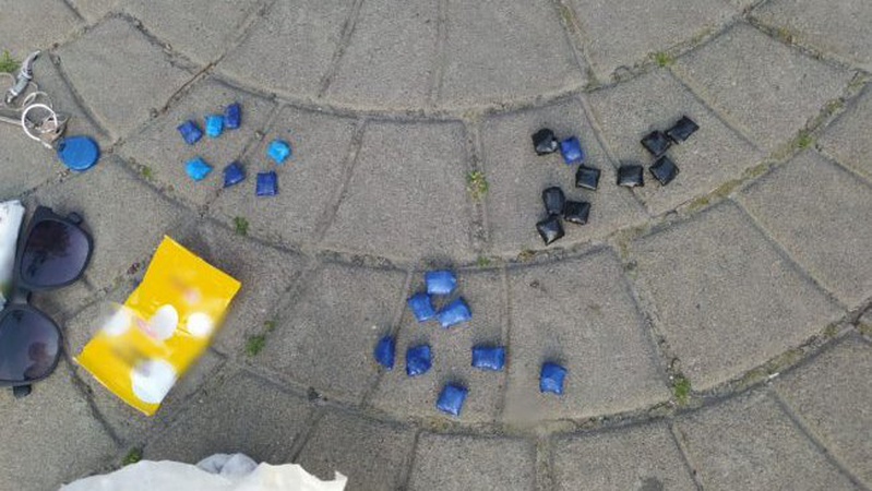 У Луцьку поліція затримала наркокур’єра. ФОТО