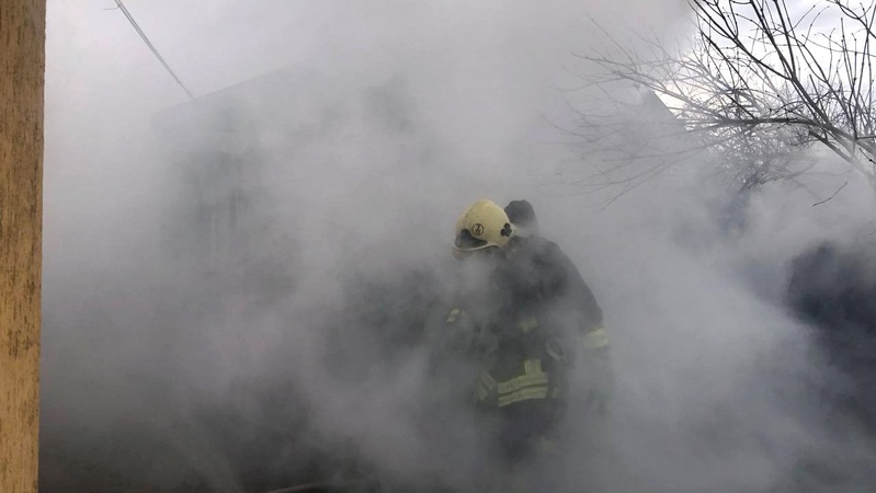 У Володимирі горів гараж у приватній садибі. ВІДЕО