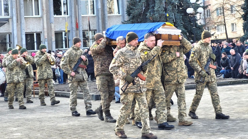 Ворожий дрон забрав життя молодого воїна: у Ковелі попрощалися з Героєм Вадимом Ковальчуком