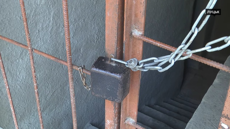 Лучани почали скаржитися на гарячу лінію через закриття укриття