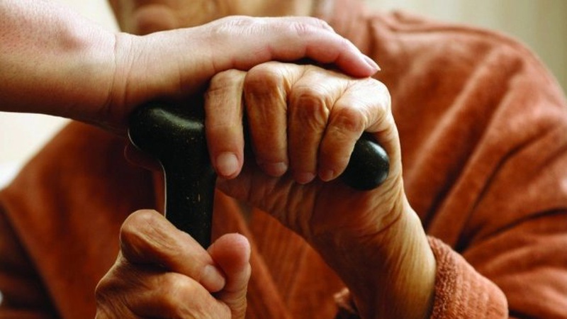 У Луцьку патрульні допомогли бабусі, яка заблукала