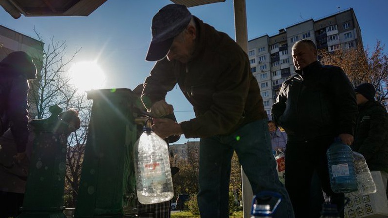 Запасіться водою і зарядіть павербанки: Кім попередив про ризик нових обстрілів з рф