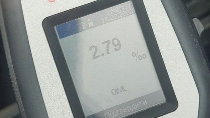 У Луцьку вулицями міста роз’їжджав п’яний водій з пошкодженим авто