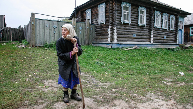 Старушкє-мамє на сєло. Майже за Сірожою Єсєніним