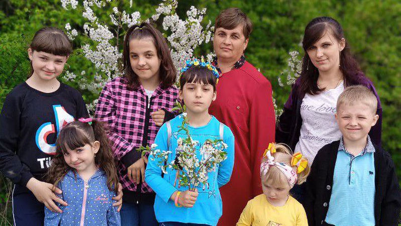 Волинянка у свої 50 має восьмеро дітей та уже шестеро внуків