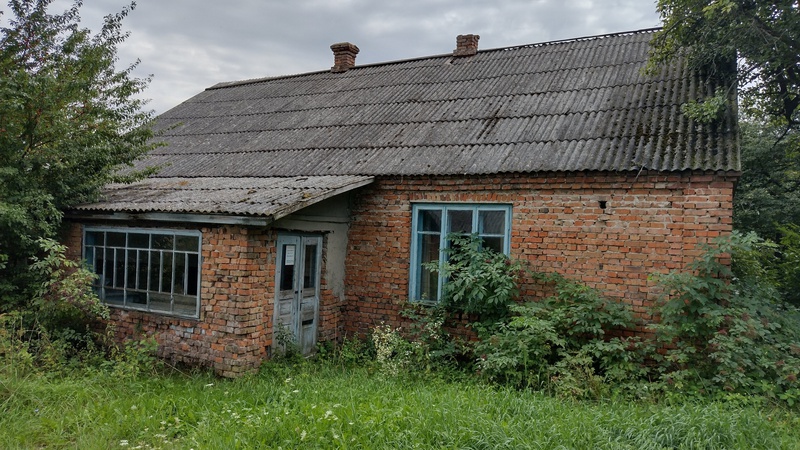 У селі поблизу Горохова за пів ціни продають будівлю колишньої ветлікарні