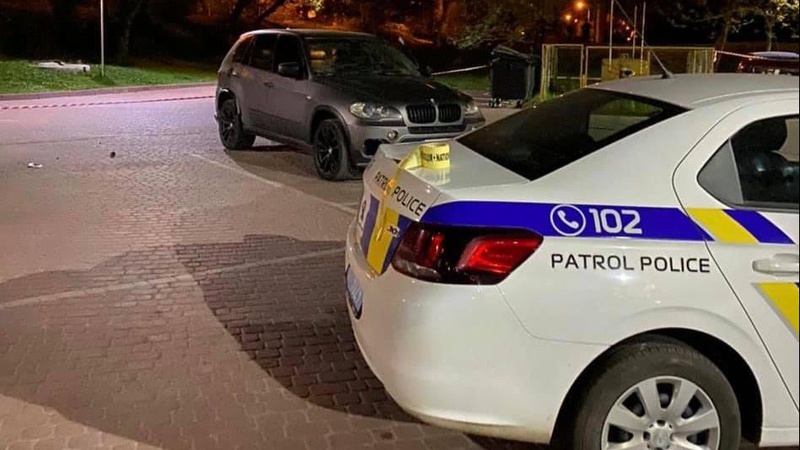 В Івано-Франківську з гранатомета підбили позашляховик