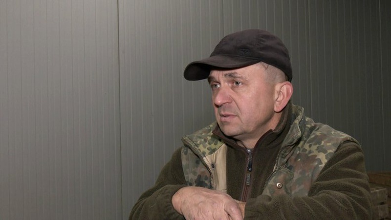 Волинський фермер господарює на землі та займається волонтерством