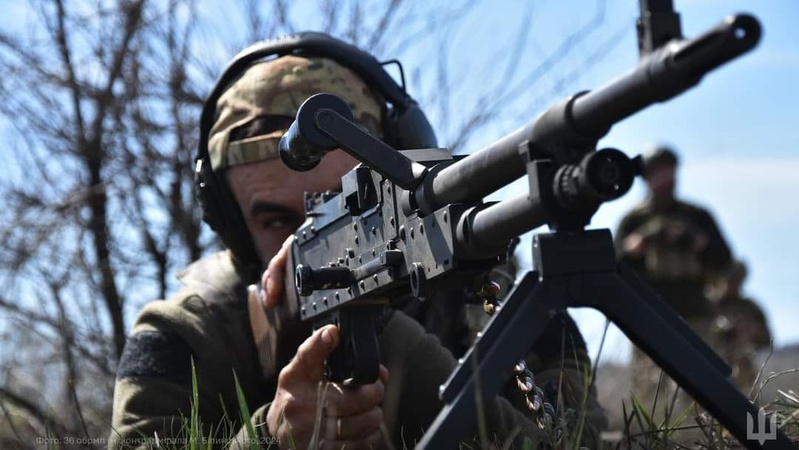 Противник тисне на Бахмутському напрямку, відбито 25 атак за добу, – Генштаб