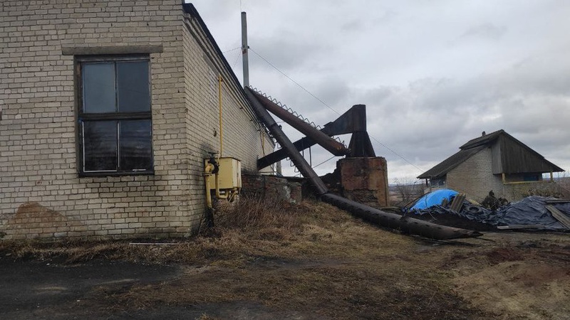 В селі на Волині через сильний вітер, який звалив димар шкільної котельні, вимкнули опалення