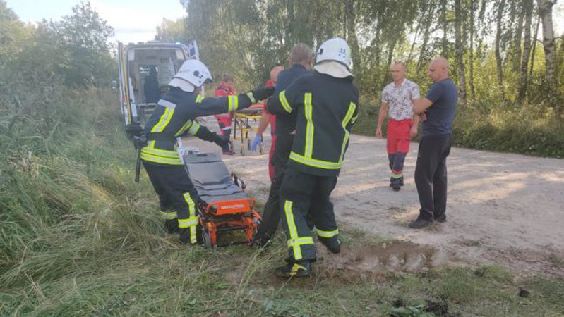На Волині 58-жінка під час спалювання стерні отримала опіки: її госпіталізували