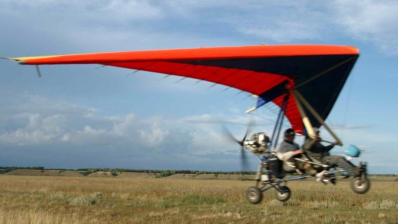 На Волині чоловік нелегально перевозив осіб дельтапланом у Польщу