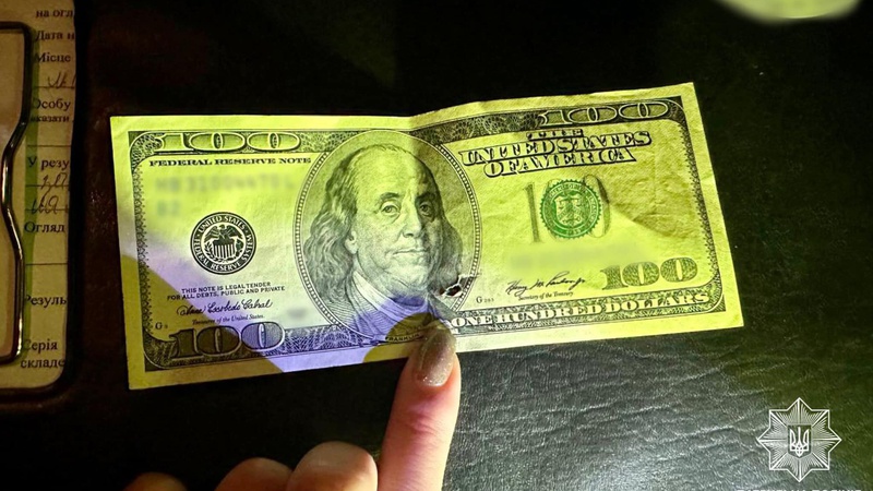 Не спинився на червоний колір світлофора: п’яний водій на Волині намагався відкупитися від поліцейських