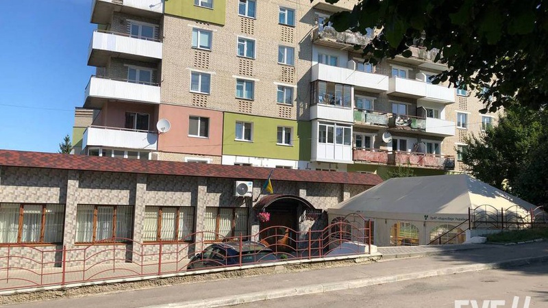 У Нововолинську біля кафе-бару влаштували стрілянину