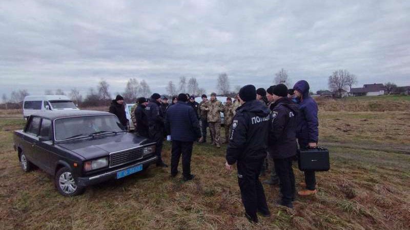 Знайшли речі біля річки: волинські рятувальники другий день шукають зниклу жінку