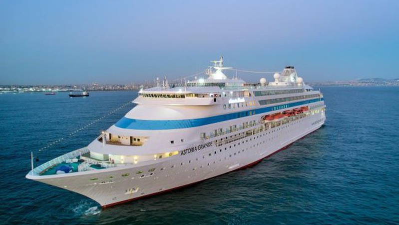 Скандальний лайнер з росіянами планує повернутися в Грузію