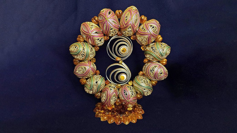 Волинський майстер змайстрував унікальний великодній вінок із яєчних шкаралуп