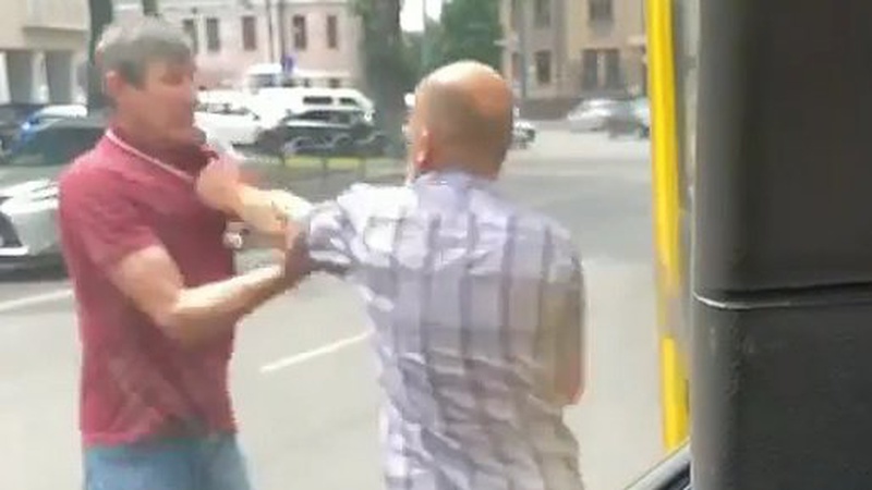 У Луцьку пасажир маршрутки побився з водієм. ВІДЕО