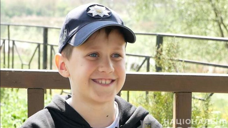 11-річний українець зібрав кошти на 20 бронежилетів, тепловізор і одяг для ЗСУ