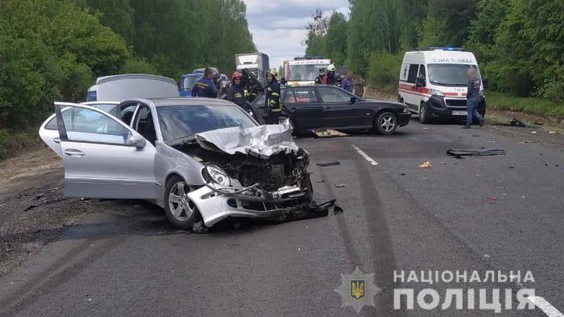 Подробиці ДТП на трасі Луцьк-Ковель, в якій постраждало троє людей