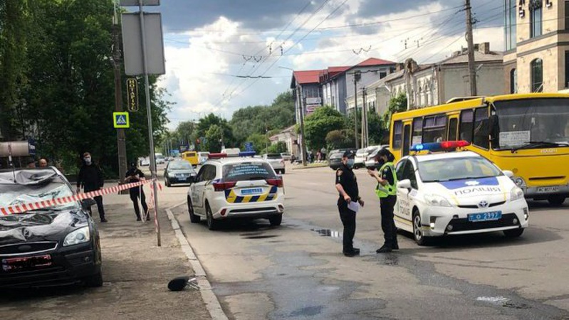 ДТП на «зебрі»: у Луцьку водій «Ford Focus» збив чоловіка та двох дітей