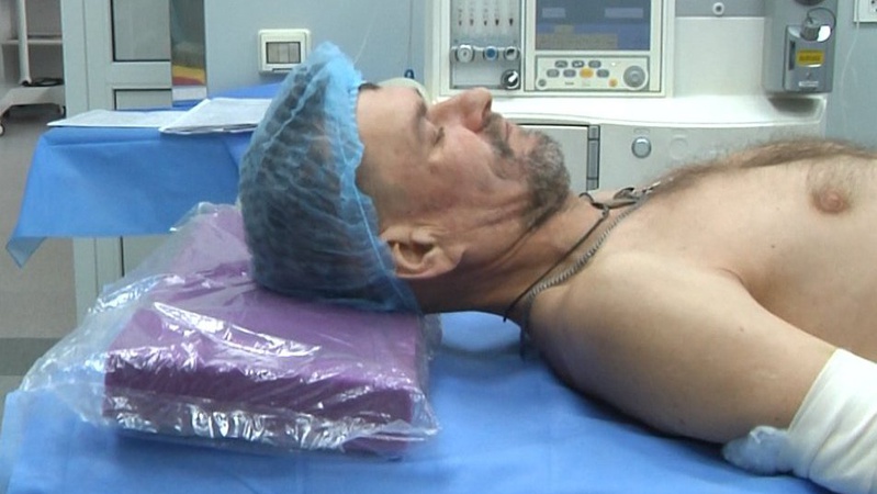 Волинські лікарі зробили військовому потрійну операцію на руці