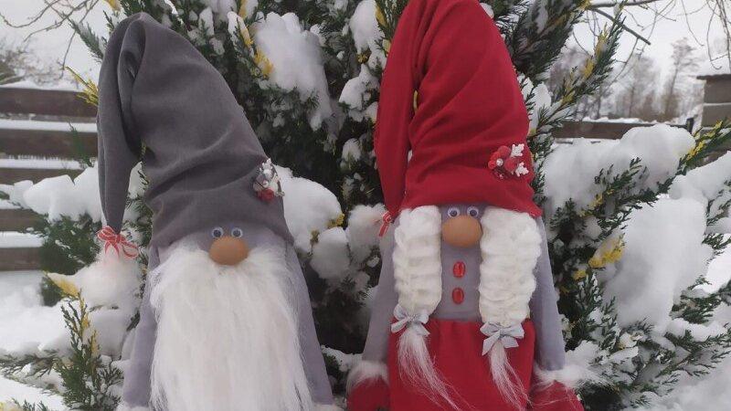 Заняття для душі: майстриня з Волині виготовляє казкові новорічні гноми