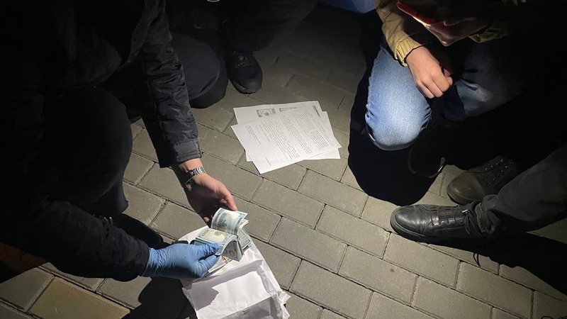 Ділки з Луцька влаштовували виїзд чоловіків за кордон