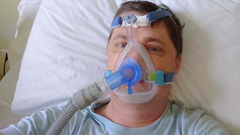 Відомий телеведучий звернувся до антивакцинаторів