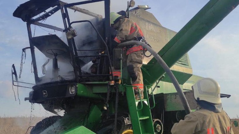 У Луцькому районі на полі горів комбайн